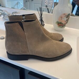 Zara Men's Chukka Boots in Tan Suede